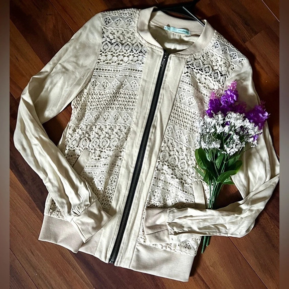 Maurice’s NWT Lace Bomber Jacket - XS - Picture 1 of 3